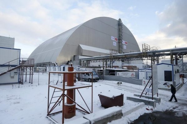 Zelenski denuncia el ataque de un dron ruso con explosivos que ha impactado en la central nuclear de Chernóbil