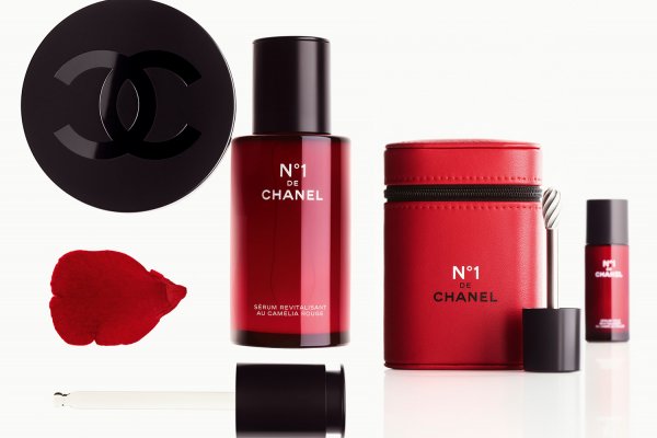 LA CAMELIA ROJA, FUENTE DE JUVENTUD PARA LA PIEL