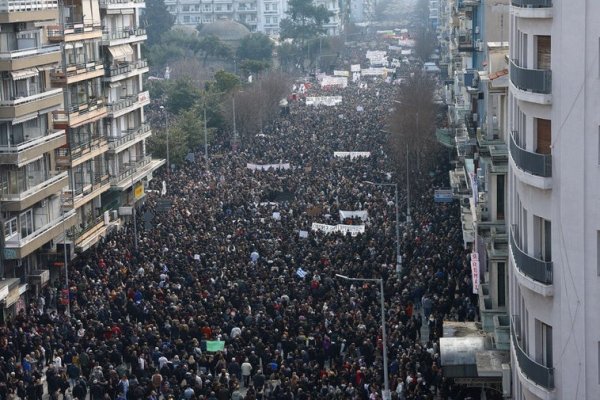 Las protestas y la huelga paralizan Grecia en el segundo aniversario del peor accidente ferroviario de su historia