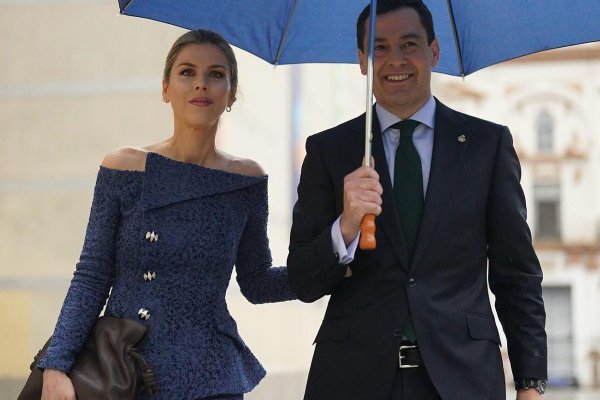 Manuela Villena tiene el traje de chaqueta de invitada más especial para celebrar el Día de Andalucía