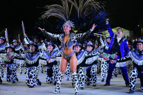 DUELO DE BATERÍAS! Más de 12 mil personas vibraron al ritmo del Carnaval de la ciudad