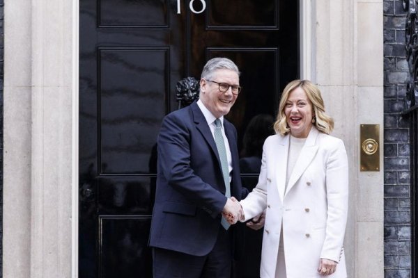 Meloni aboga por tender puentes con Trump en el inicio de la cumbre sobre defensa de Londres