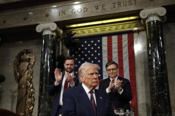 Trump defiende su estrategia sobre Ucrania: «Para acabar una guerra hay que hablar con los dos bandos»