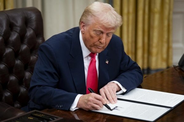 Otro golpe de Trump a España: confirma los aranceles a la acetona