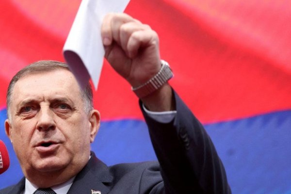 La Policía regional serbobosnia expulsa a los agentes estatales en un movimiento separatista