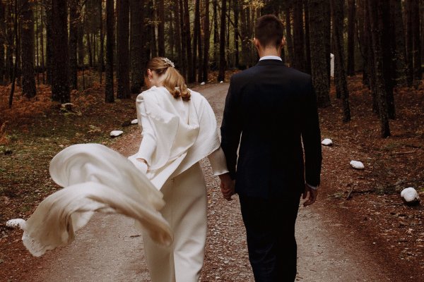La novia toledana de los drapeados que inspirará a las novias de 2025 con su tres piezas