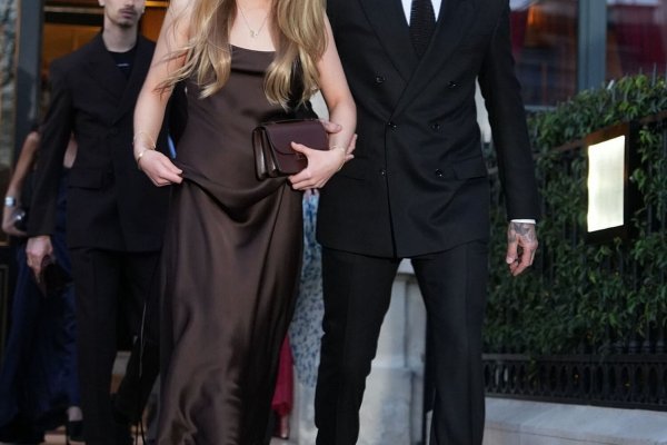 El vestido con el que Victoria Beckham viste a su familia será el definitivo de la primavera