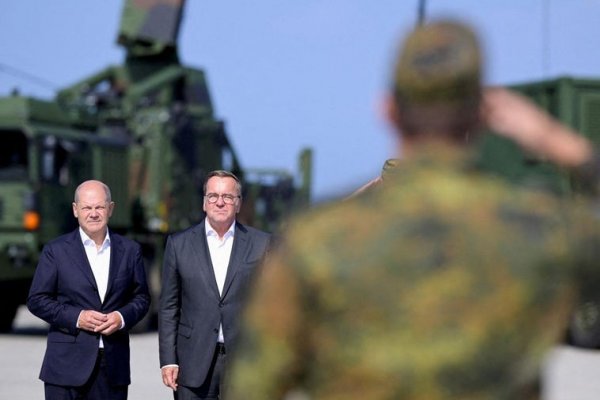 Alemania reconoce una carencia «masiva» de personal en su Ejército