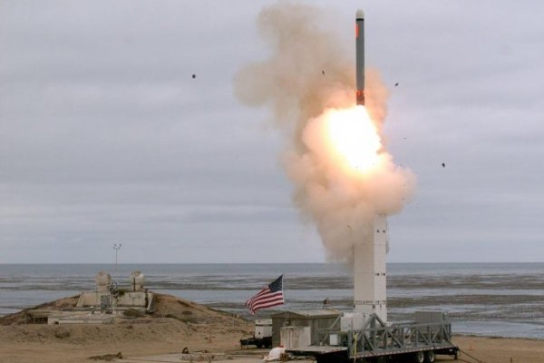 Polonia pide a Trump armas nucleares estadounidenses en su territorio