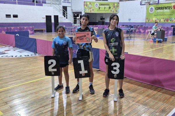 Gran arranque de Regatas en el primer puntuable de tenis de mesa