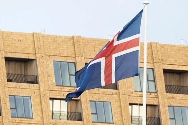 Dimite la ministra de Educación e Infancia de Islandia tras saberse que tuvo un hijo con un adolescente