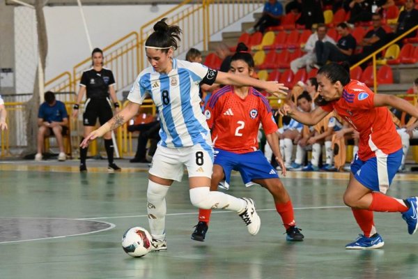 Con tanto de la correntina Carina Núñez, Argentina goleó a Chile