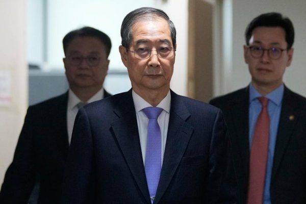 El Tribunal Constitucional exculpa al primer ministro Han Duck-soo y le rehabilita como presidente en funciones de Corea del Sur