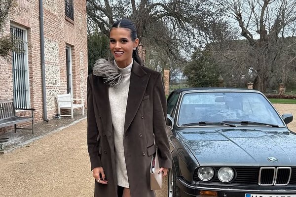 Un diez para la elegante invitada que fue con vestido corto a la boda de Victoria Matossian