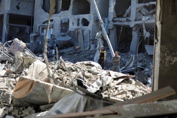 Más de 20 muertos en nuevos bombardeos israelíes contra Gaza, la mayoría en Jan Yunis