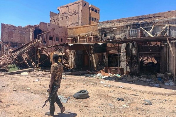 El Ejército de Sudán bombardea un mercado matando a cientos de personas