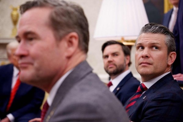 Planes de ataque al descubierto: revelados los detalles del chat de altos cargos de Trump sobre Yemen