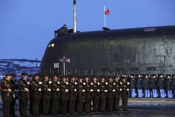 Putin bota un submarino nuclear equipado con equipado con misiles hipersónicos Zircon