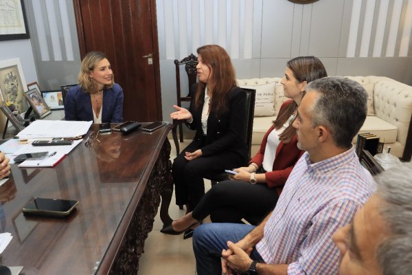 Reuniones con autoridades legislativas para impulsar la digitalización judicial