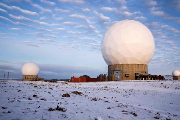 Pituffik, la estratégica base espacial que Estados Unidos usa para vigilar misiles enemigos en Groenlandia