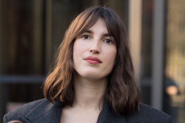 Adiós al secador y la plancha: 7 cortes de pelo para mujer que no hace falta peinar ni planchar según los peluqueros que más saben