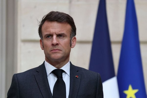 Francia ahorra 6.300 millones en educación y funcionarios y hace caja con su venta de armas