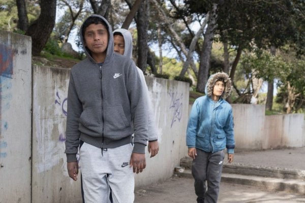 La encrucijada de los menas: jugarse la vida en el mar o ser parias en Marruecos