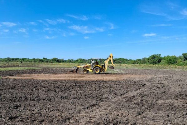 Mandiyú avanza con la construcción de su cancha de futbol