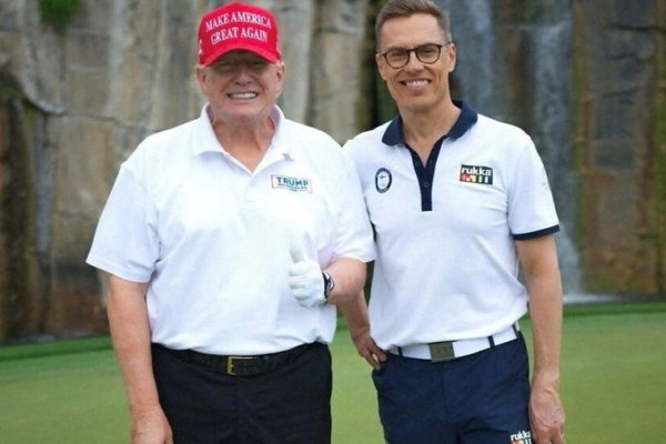Finlandia se deja seducir por Trump con la venta de submarinos y un rompehielos: «Lo que hace es correcto»