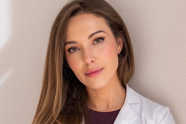 Lidia Maroñas, dermatóloga: 