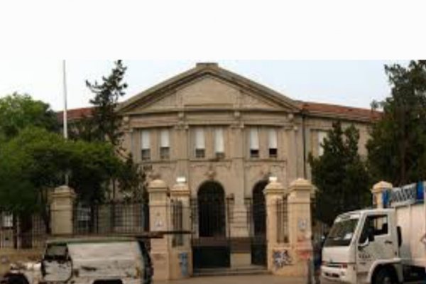 NEGLIGENCIA! Alumno de la Escuela Normal Corrientes terminó hospitalizado por la caída de una ventana