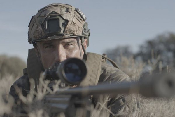 Joan, mercenario español en Ucrania:  «En esta guerra tenemos a gente muriendo en el barro y a un niño de 16 años pilotando un dron»