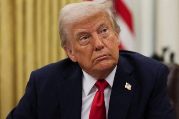 ¿Por qué el presidente Trump empieza a ver el mundo como un clavo al que machacar?