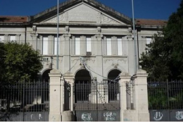ESCUELA NORMAL! Protesta de compañeros, padres y tutores por alumno hospitalizado