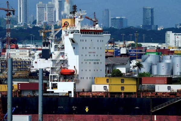 China paraliza la venta de los puertos del canal de Panamá a Estados Unidos