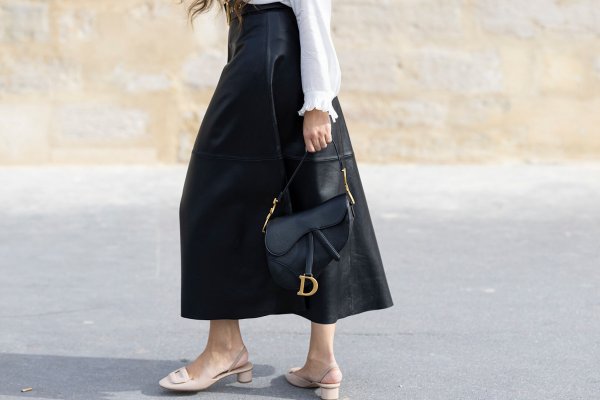 Ha llegado a Mango la falda midi que necesita tu armario de primavera y que es perfecta para ir elegante en Semana Santa