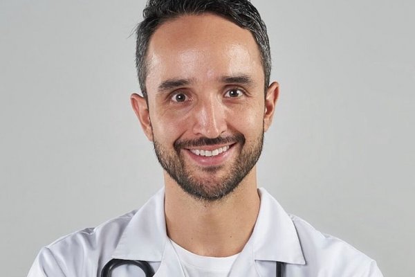 Dr. Carlos Andrés Zapata, especialista en nutrición: 