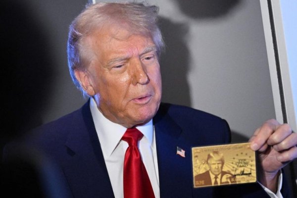 Trump presenta su «tarjeta dorada»: residencia en EE.UU. por cinco millones