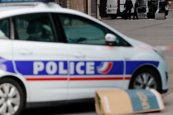 Detienen en Francia a tres jóvenes vinculados al Estado Islámico que planeaban un atentado masivo