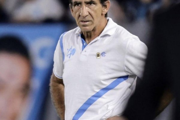Costas le apuntó a los hinchas de Racing tras la victoria