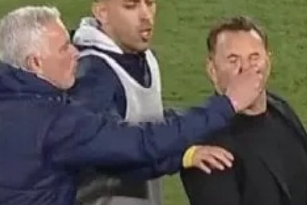 La insólita sanción a Mourinho por agarrarle la nariz al DT rival