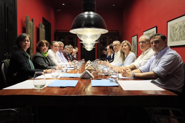 SE ARMÓ! Sorpresiva reunión política plural en Corrientes Capital
