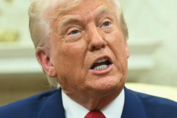 Trump afirma que si Europa quiere evitar los aranceles «debe comprar petróleo de EE.UU.»