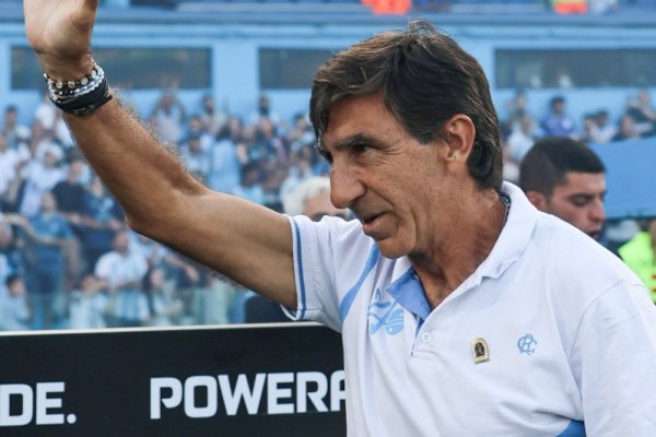 Sufre Costas: La figura de Racing que se desgarró