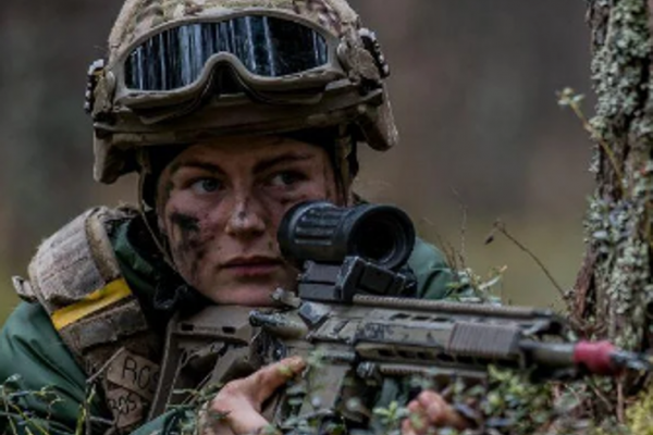 En qué países las mujeres deben cumplir un servicio militar obligatorio o 'mili'