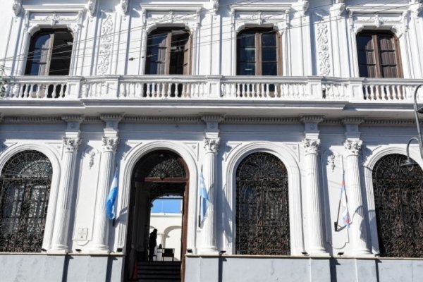 AL CAJERO! Sale pago de plus a municipales
