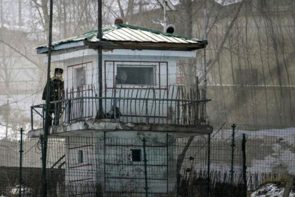 Corea del Sur realiza disparos de advertencia después de que tropas norcoreanas cruzaran brevemente la frontera