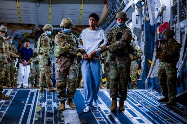 La justicia vuelve a pararle a Trump el envío de venezolanos a El Salvador