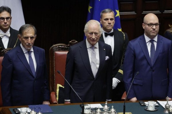 El Rey Carlos III afirma en el Parlamento de Roma que la paz «no puede darse por sentada» y elogia a Italia por su apoyo a Ucrania