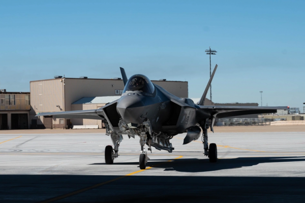 'Frankenjet': el F-35 reconstruido a partir de otros aviones se incorpora a las Fuerzas Aéreas de EE.UU.
